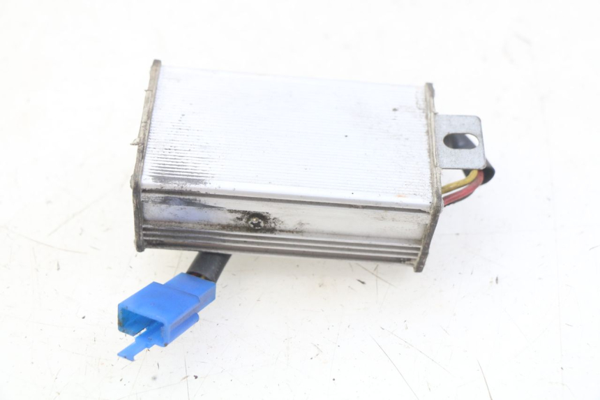 photo de REGOLATORE DI CARICA RED ELECTRIC RED E PRO 1 (2017 - 2019) - Altra angolazione