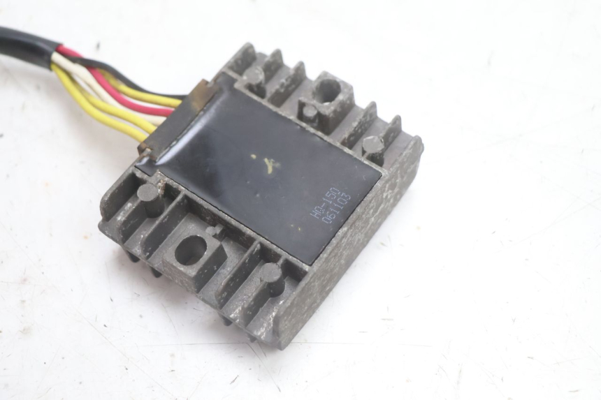photo de REGOLATORE YIYING RETRO 125 (2008 - 2018) - Primo piano tecnico