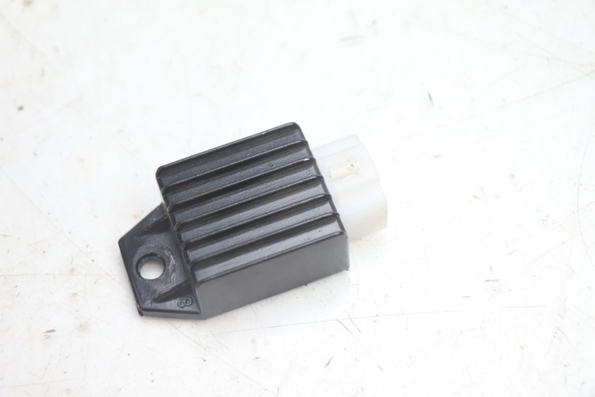 photo de REGOLATORE DI CARICA APOLLO RFZ 150 - Dettaglio del componente