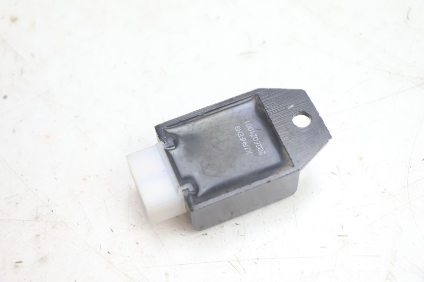 photo de REGOLATORE DI CARICA APOLLO RFZ 150 - Altra angolazione