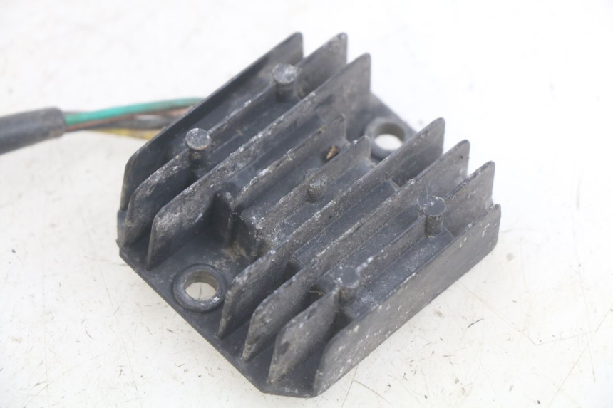 photo de REGOLATORE DI CARICA YAMASAKI ROADSTER 50 (2013 - 2018) - Primo piano tecnico