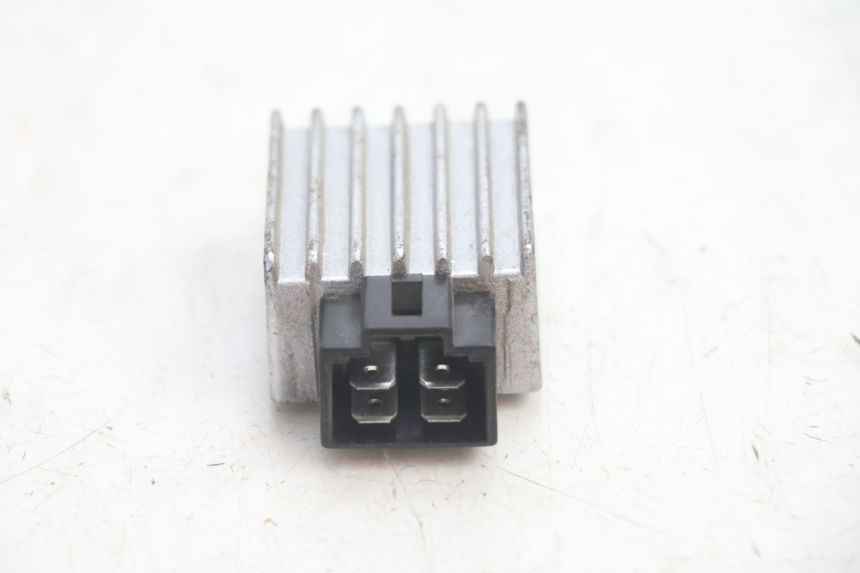 photo de REGOLATORE DI CARICA YAMASAKI ROADSTER 50 (2013 - 2018) - Primo piano tecnico