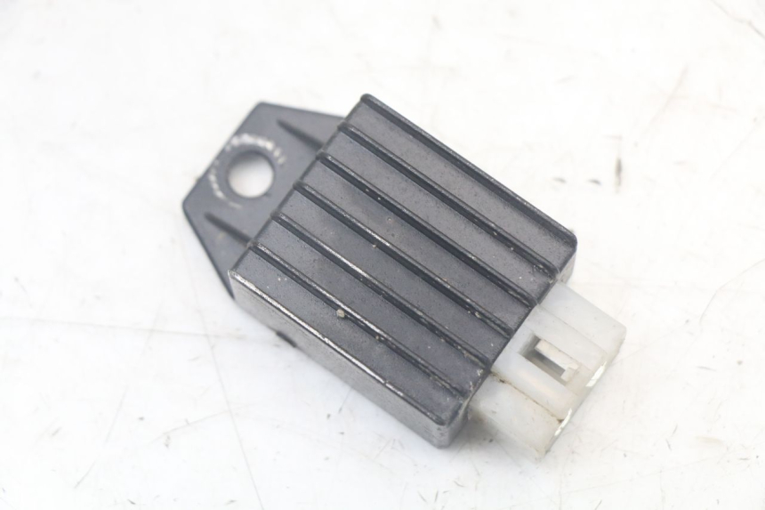 photo de REGOLATORE DI CARICA TNT MOTOR ROMA 10' 4T 50 (2007 - 2018) - Dettaglio del componente