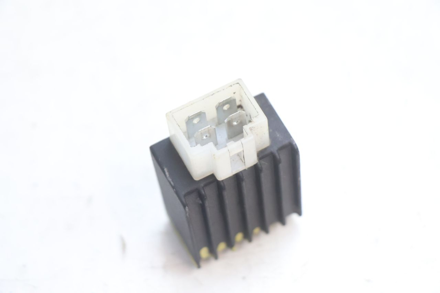 photo de Regolatore di carica TNT MOTOR ROMA 12' 2T 50 (2007 - 2018) - Zoom sullo stato d'uso