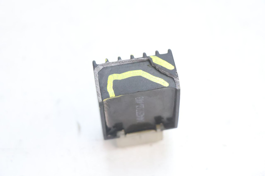 photo de Regolatore di carica TNT MOTOR ROMA 12' 2T 50 (2007 - 2018) - Altra angolazione