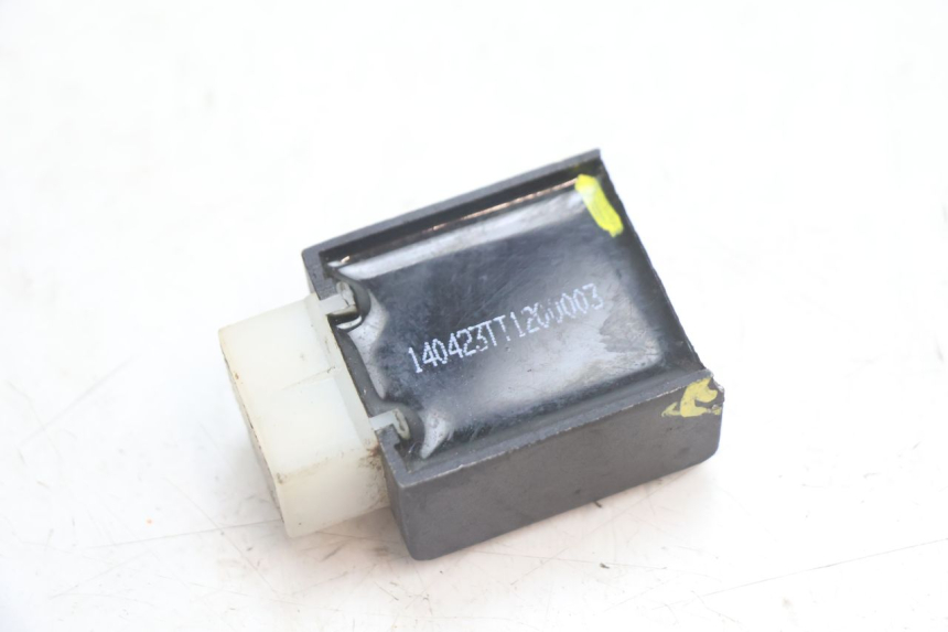 photo de Regolatore di carica TNT MOTOR ROMA 12' 2T 50 (2007 - 2018) - Primo piano tecnico