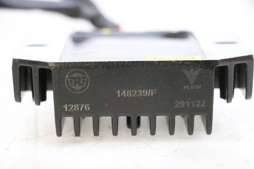 photo de REGOLATORE ROYAL ENFIELD CONTINENTAL GT 650 (2019 - 2024) - Dettaglio del componente