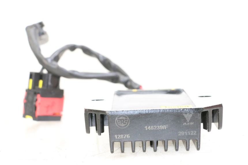 photo de REGOLATORE ROYAL ENFIELD CONTINENTAL GT 650 (2019 - 2024) - Zoom sullo stato d'uso