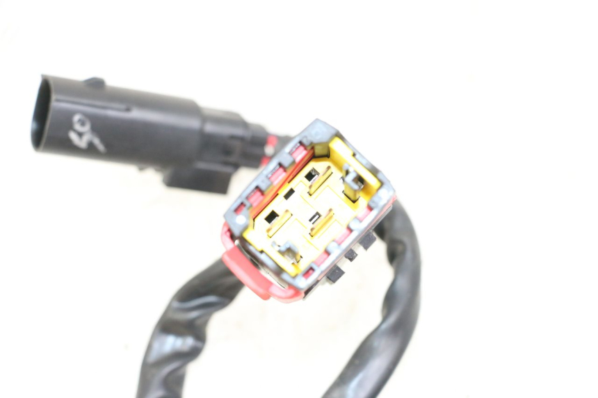 photo de REGOLATORE ROYAL ENFIELD CONTINENTAL GT 650 (2019 - 2024) - Stato della superficie e materiale