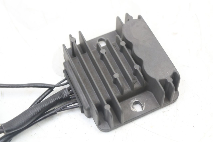 photo de REGOLATORE ROYAL ENFIELD SCRAM 411 (2022 - 2024) - Zoom sullo stato d'uso