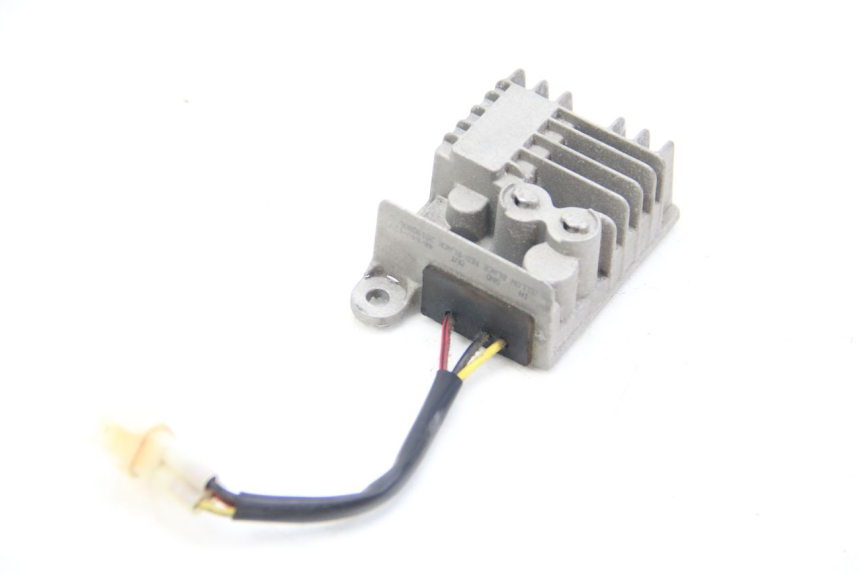 photo de REGOLATORE DI CARICA LVNENG S5 1 (2019 - 2023) - Vista principale