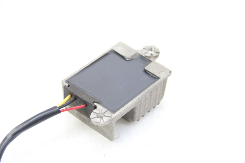 photo de REGOLATORE DI CARICA LVNENG S5 1 (2019 - 2023) - Zoom sullo stato d'uso