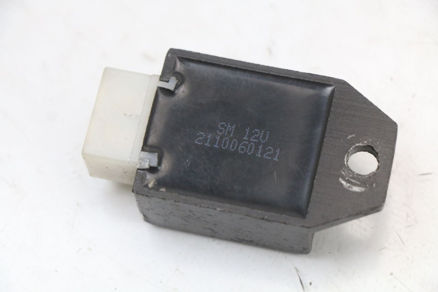 photo de REGOLATORE DI CARICA JM MOTORS SANTANA 50 (2014 - 2023) - Altra angolazione