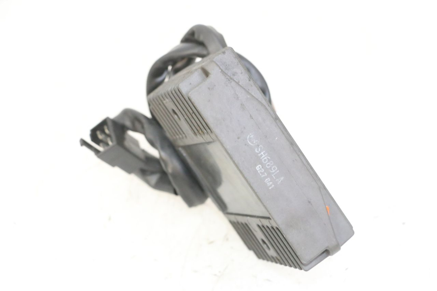 photo de REGOLATORE PEUGEOT SATELIS 125 (2013 - 2018) - Zoom sullo stato d'uso