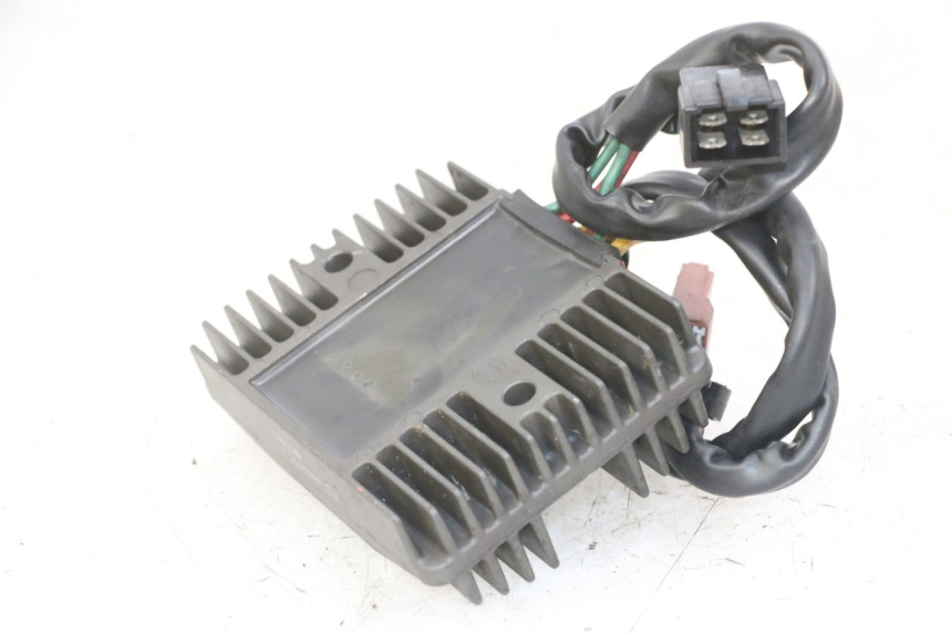 photo de REGOLATORE PEUGEOT SATELIS 125 (2013 - 2018) - Altra angolazione