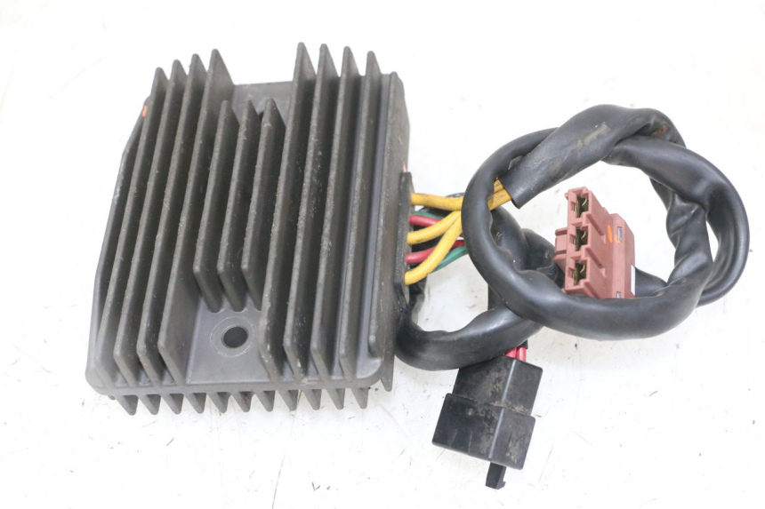 photo de REGOLATORE PEUGEOT SATELIS 125 (2013 - 2018) - Vista principale