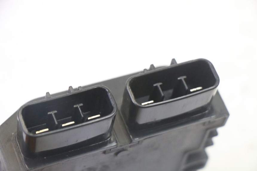 photo de REGOLATORE PEUGEOT SATELIS 125 (2013 - 2018) - Zoom sullo stato d'uso