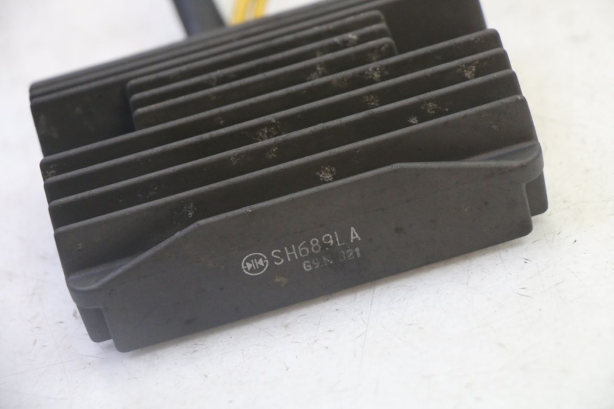 photo de REGOLATORE DI CARICA PEUGEOT SATELIS 125 (2006 - 2009) - Primo piano tecnico