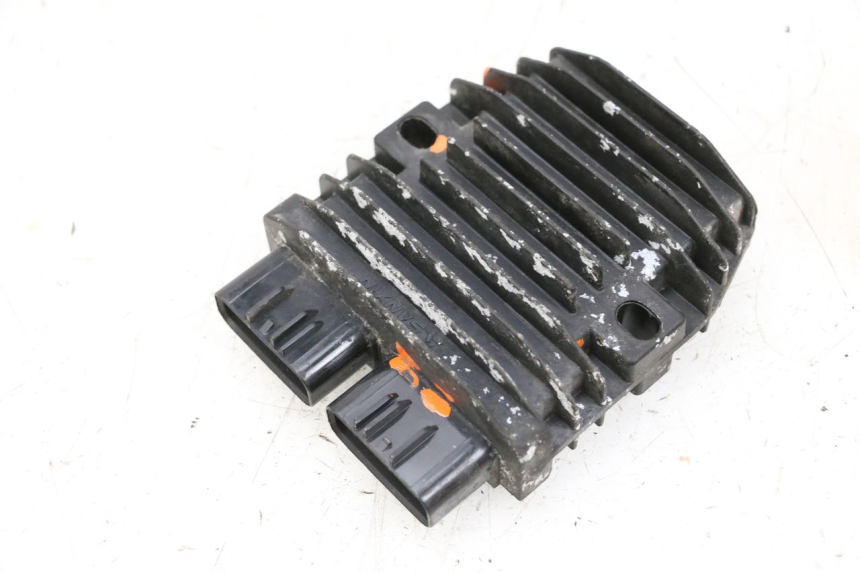 photo de REGOLATORE PEUGEOT SATELIS 125 (2013 - 2018) - Vista principale