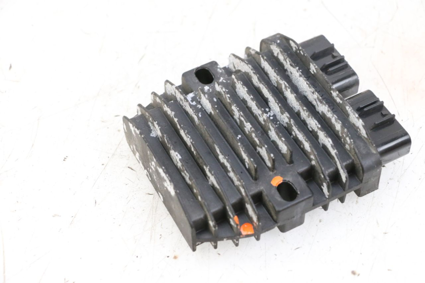 photo de REGOLATORE PEUGEOT SATELIS 125 (2013 - 2018) - Primo piano tecnico