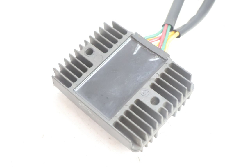 photo de REGOLATORE DI CARICA PEUGEOT SATELIS 125 (2006 - 2009) - Primo piano tecnico