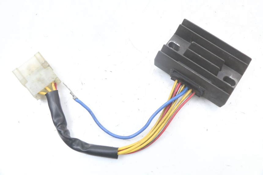 photo de REGOLATORE DI CARICA APRILIA SCARABEO GT 125 (1999 - 2007) - Dettaglio del componente