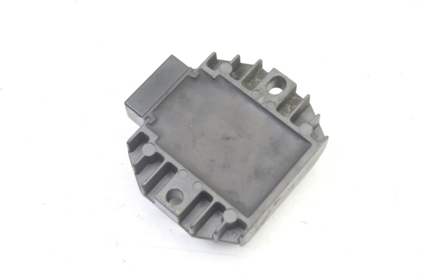 photo de REGOLATORE APRILIA SCARABEO GT TOURING 125 (1999 - 2005) - Altra angolazione