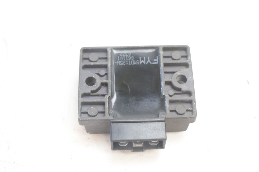 photo de REGOLATORE FYM SCOOTERONE 125 (2006 - 2008) - Altra angolazione