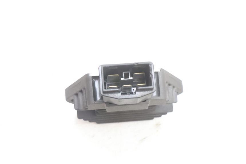 photo de REGOLATORE HONDA SH 125 (2001 - 2003) - Altra angolazione