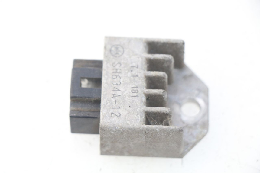 photo de Regolatore di carica HONDA SJ BALI 50 (1996 - 1999) - Vista principale