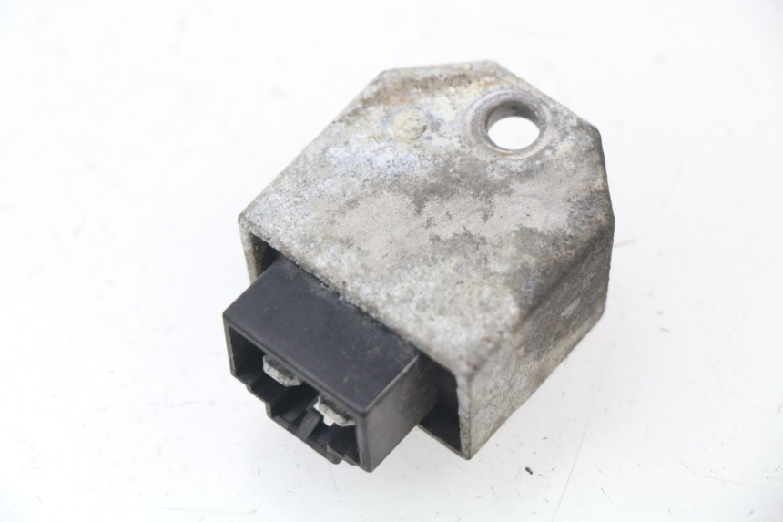 photo de Regolatore di carica PEUGEOT SPEEDFIGHT 2 AC 50 (2000 - 2009) - Dettaglio del componente