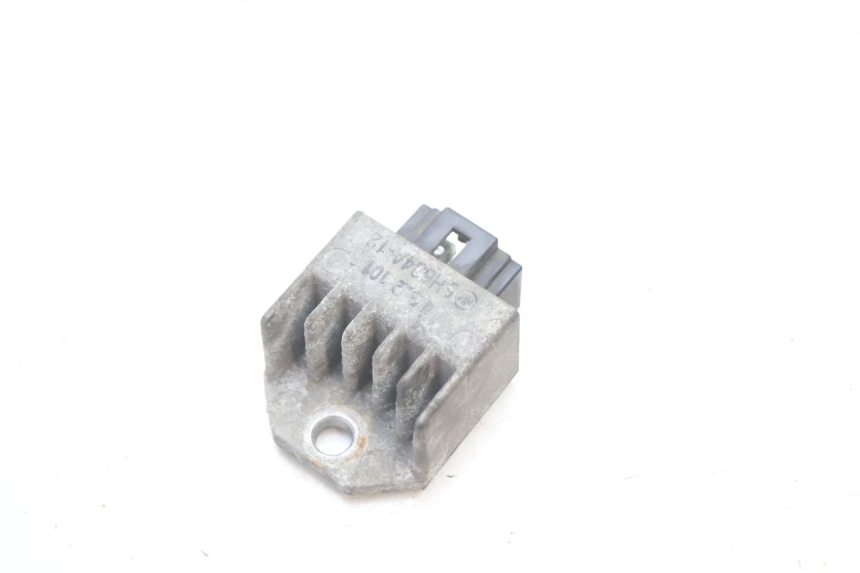 photo de Regolatore di carica PEUGEOT SPEEDFIGHT 2 AC 50 (2000 - 2009) - Dettaglio del componente