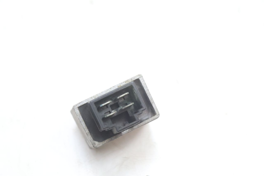 photo de Regolatore di carica PEUGEOT SPEEDFIGHT 2 AC 50 (2000 - 2009) - Zoom sullo stato d'uso