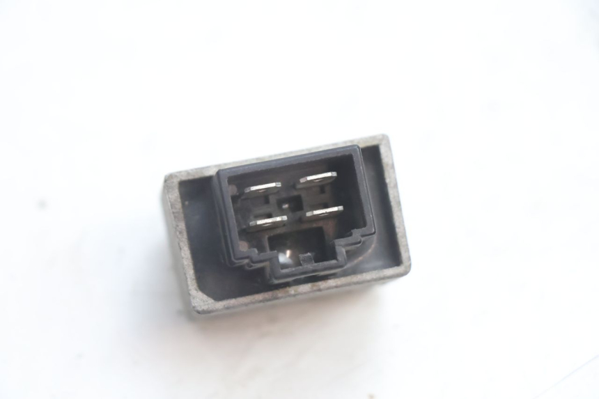 photo de Regolatore di carica PEUGEOT SPEEDFIGHT 2 AC 50 (2000 - 2009) - Altra angolazione