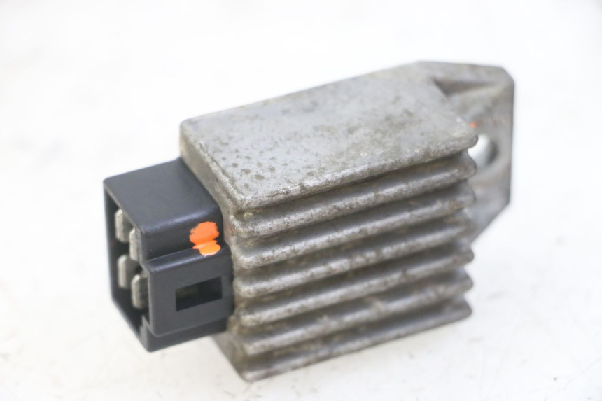 photo de REGOLATORE PEUGEOT SPEEDFIGHT 2 LC 50 (2000 - 2009) - Dettaglio del componente