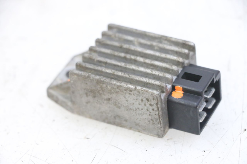 photo de REGOLATORE PEUGEOT SPEEDFIGHT 2 LC 50 (2000 - 2009) - Altra angolazione