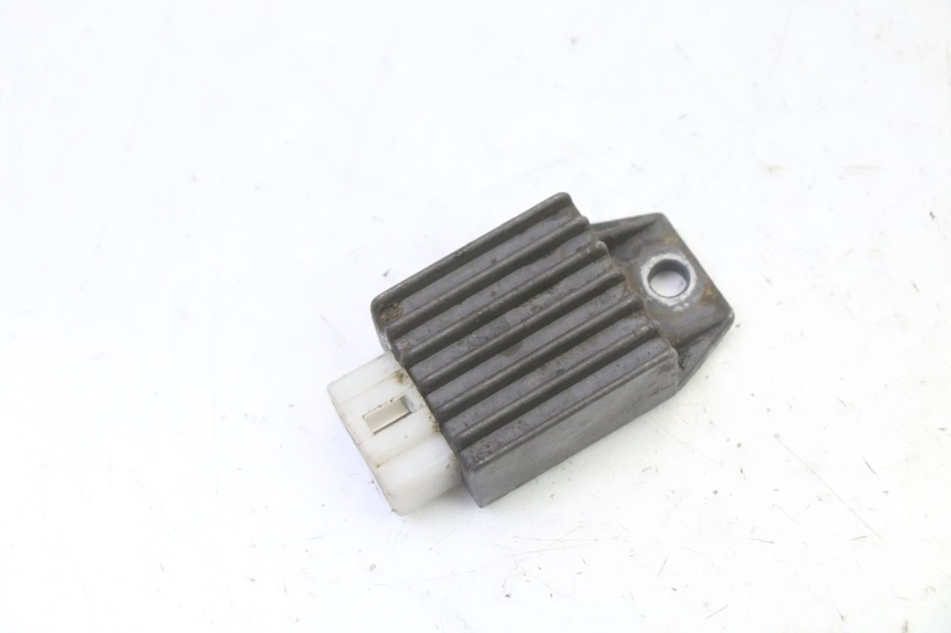 photo de REGOLATORE DI CARICA PEUGEOT SPEEDFIGHT 3 AIR 50 (2009 - 2015) - Vista principale