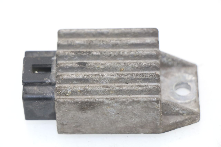 photo de REGOLATORE DI CARICA PEUGEOT SPEEDFIGHT LC 50 (1996 - 2002) - Vista principale