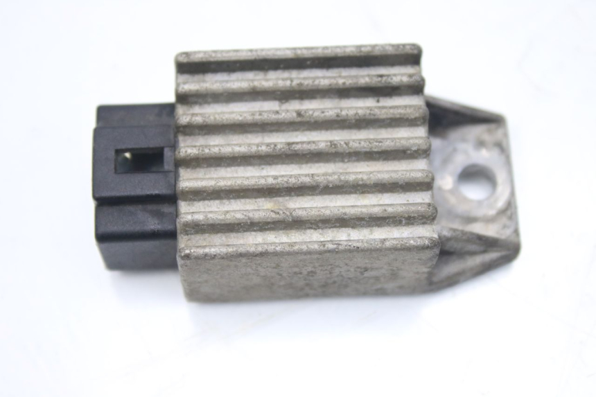 photo de REGOLATORE DI CARICA PEUGEOT SPEEDFIGHT LC 50 (1996 - 2002) - Vista principale