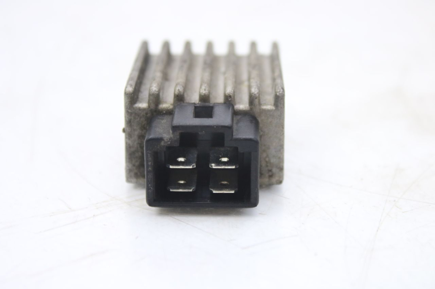 photo de REGOLATORE DI CARICA PEUGEOT SPEEDFIGHT LC 50 (1996 - 2002) - Dettaglio del componente