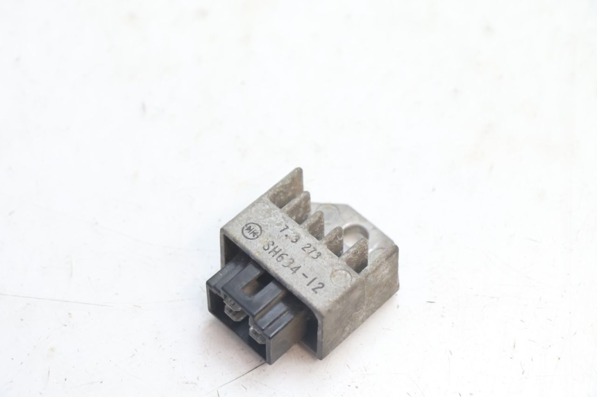 photo de REGOLATORE DI CARICA PEUGEOT SPEEDFIGHT LC 50 (1996 - 2002) - Vista principale