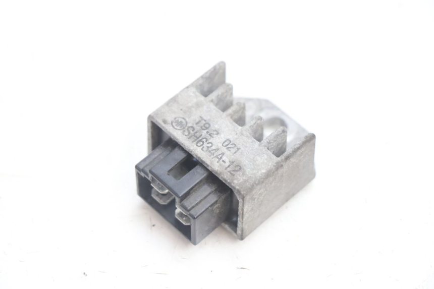 photo de REGOLATORE DI CARICA PEUGEOT SPEEDFIGHT LC 50 (1996 - 2002) - Vista principale