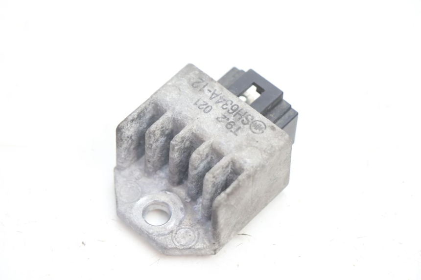 photo de REGOLATORE DI CARICA PEUGEOT SPEEDFIGHT LC 50 (1996 - 2002) - Dettaglio del componente