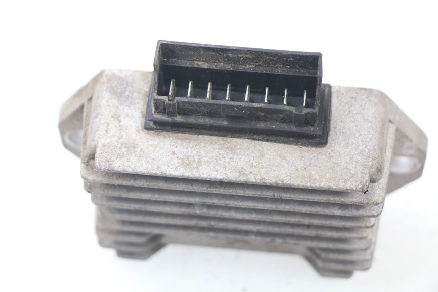 photo de REGOLATORE DI CARICA APRILIA SR 2T 50 (2012 - 2017) - Altra angolazione