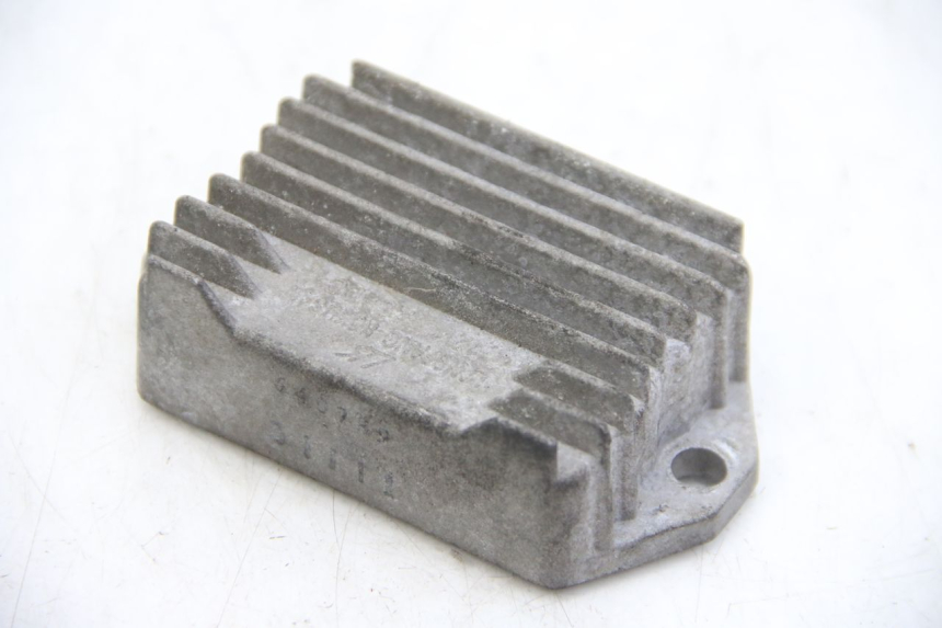 photo de REGOLATORE DI CARICA APRILIA SR 2T 50 (2012 - 2017) - Dettaglio del componente