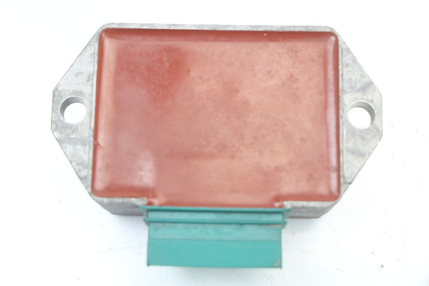 photo de REGOLATORE APRILIA SR CARB LC 2T 50 (2004 - 2012) - Primo piano tecnico