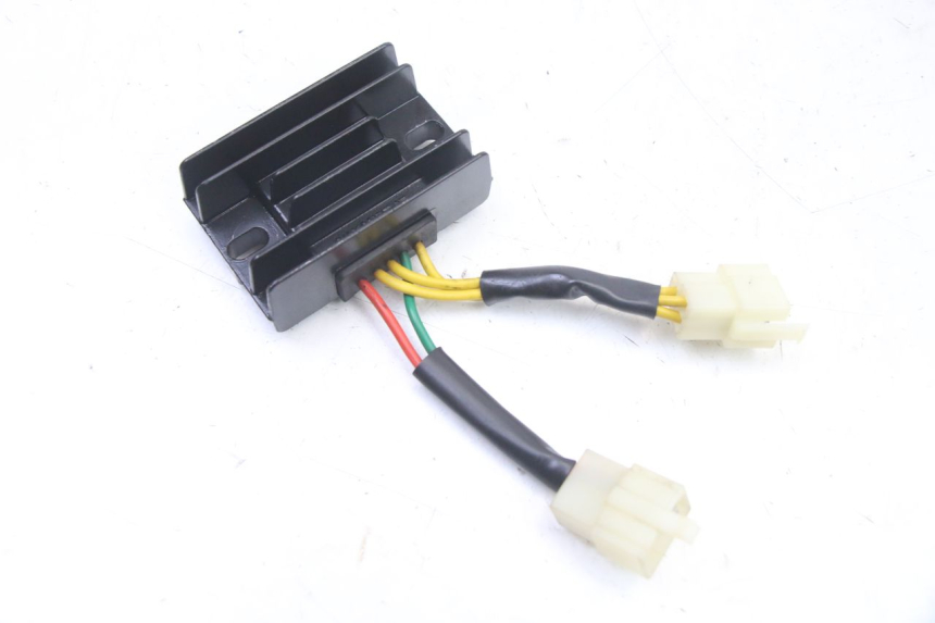 photo de REGOLATORE PEUGEOT STREETZONE I 2T 50 (2018 - 2020) - Zoom sullo stato d'uso