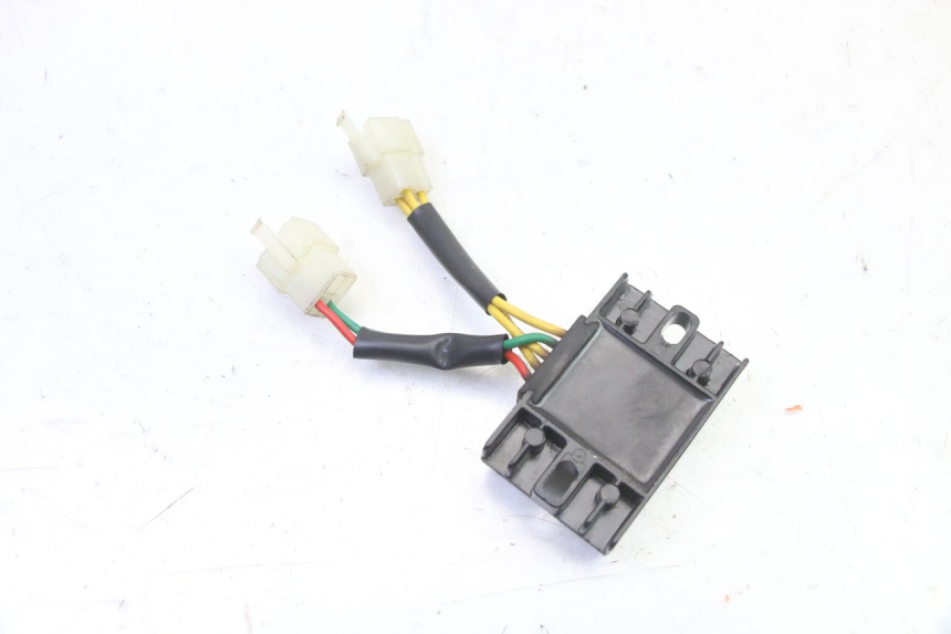 photo de REGOLATORE PEUGEOT STREETZONE I 2T 50 (2018 - 2020) - Altra angolazione