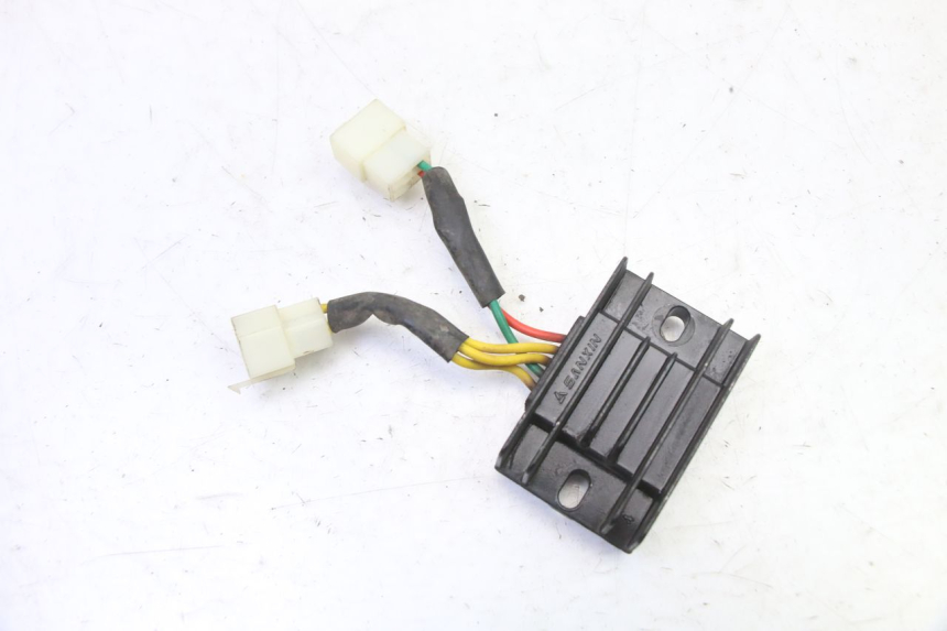 photo de REGOLATORE PEUGEOT STREETZONE I NAKED 2T 50 (2018 - 2020) - Vista principale