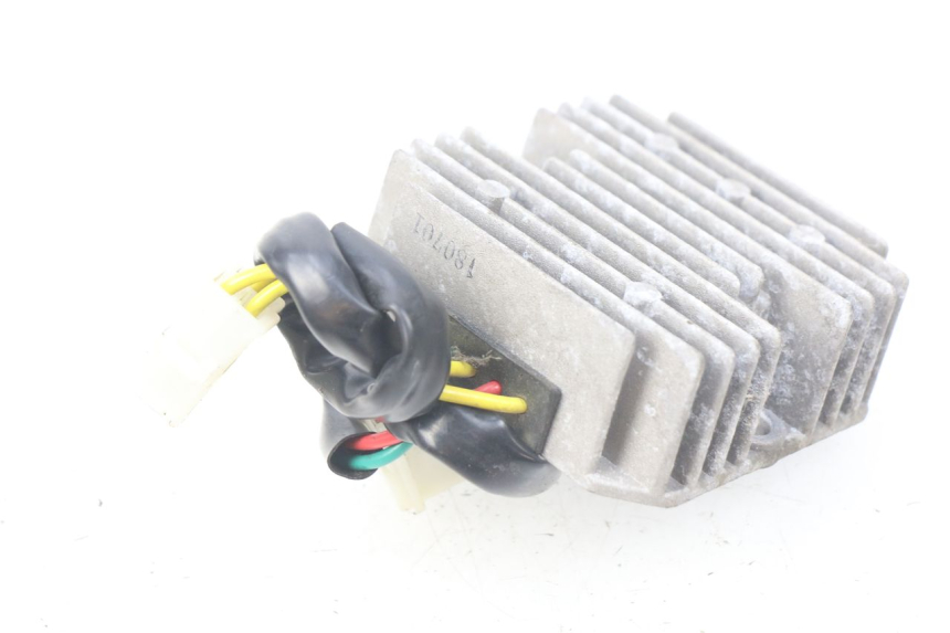 photo de Regolatore di carica KYMCO SUPER 8 4T 50 (2018 - 2020) - Altra angolazione